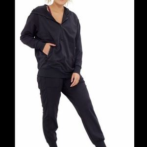 Ingrid & Isabel cozy maternity/nursing half zip hoodie